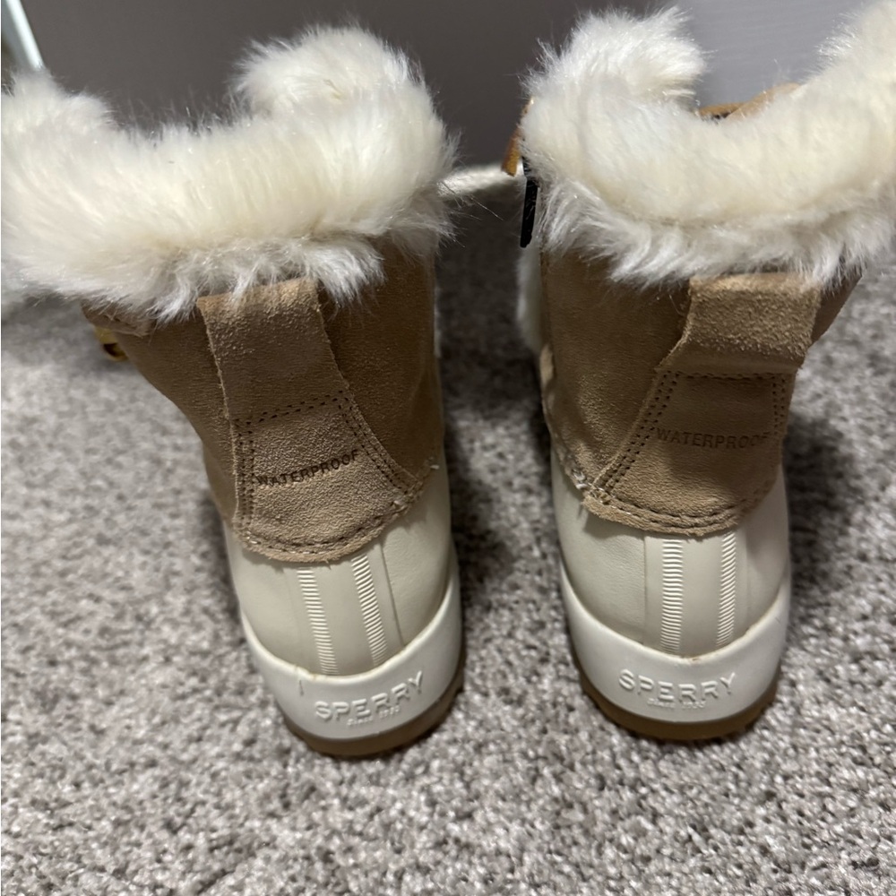 Sperry - Picture 3 of 3